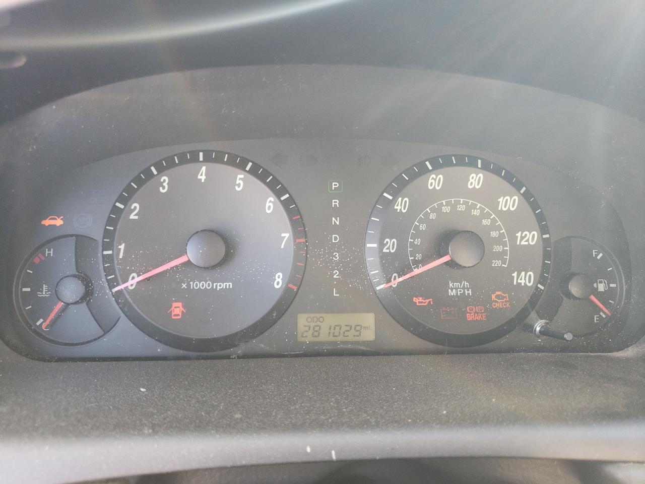 KMHDN46D25U075704 2005 Hyundai Elantra Gls