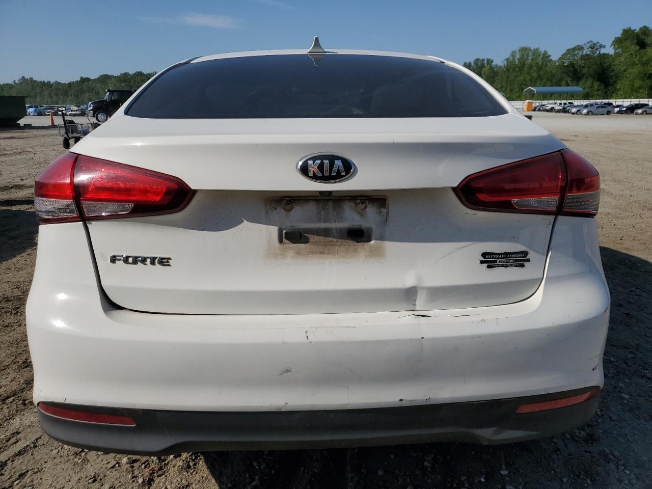 3KPFK4A79JE268044 2018 Kia Forte Lx
