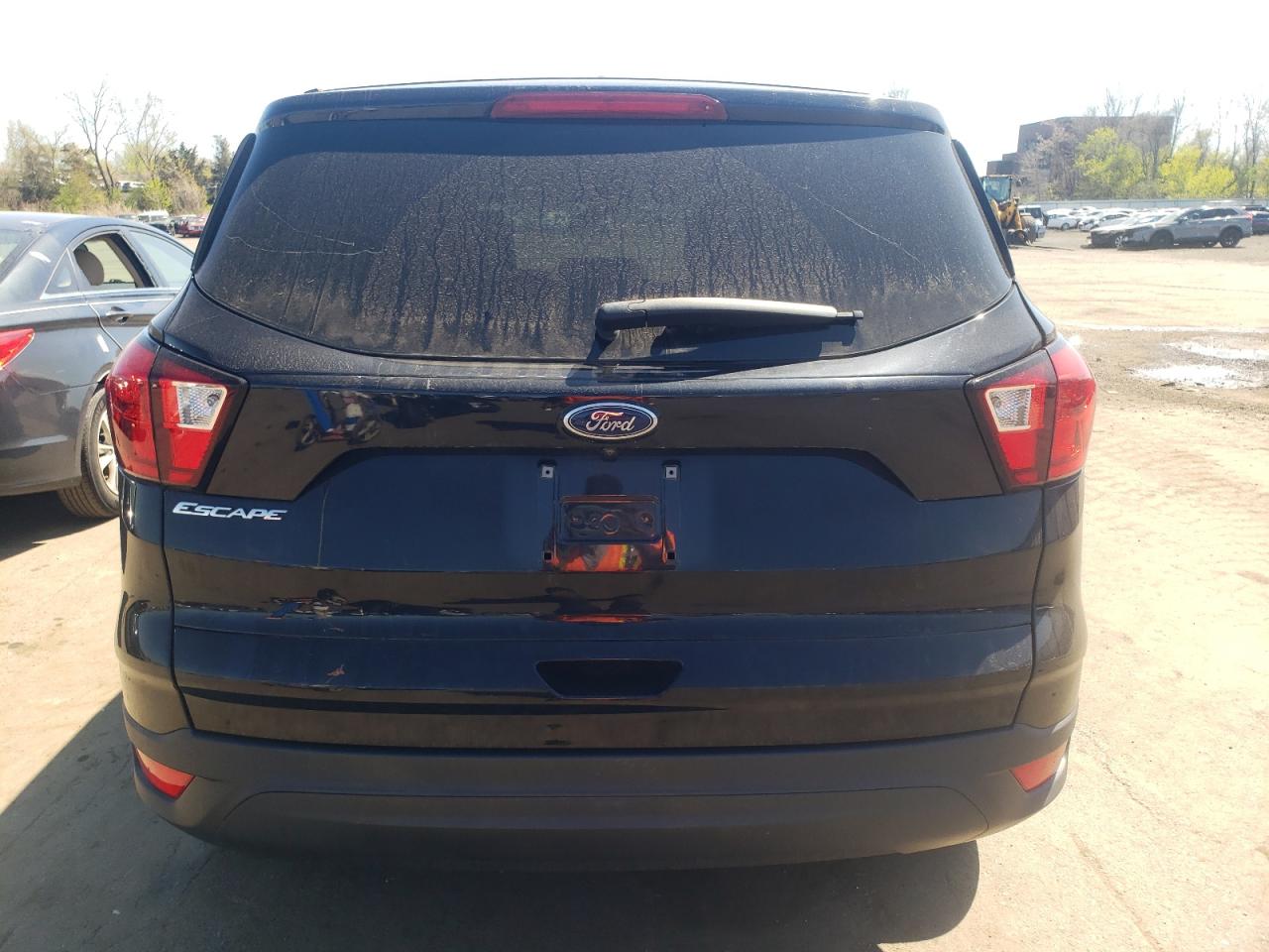 2019 Ford Escape S vin: 1FMCU0F75KUA36876