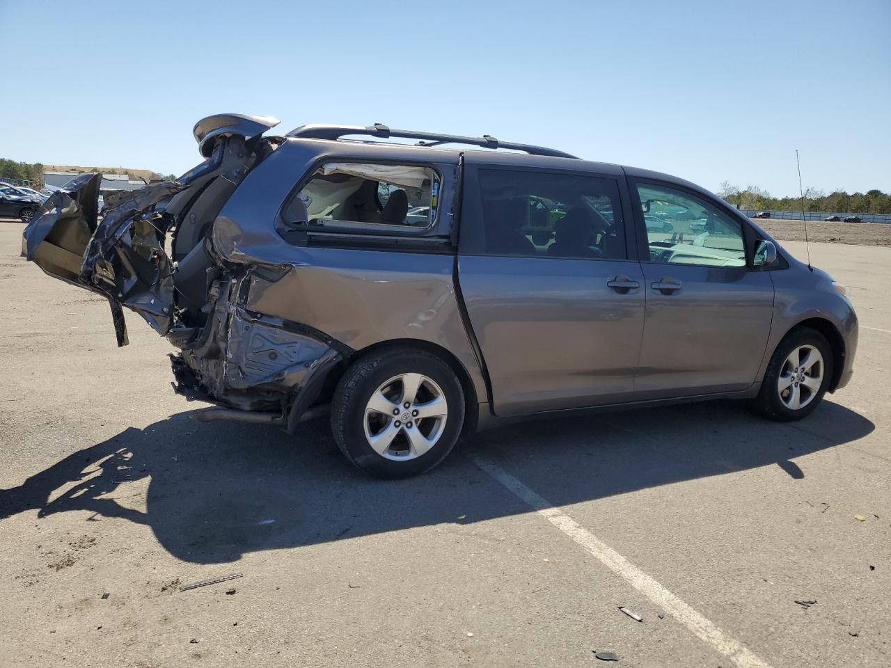 5TDKK3DC2DS381152 2013 Toyota Sienna Le