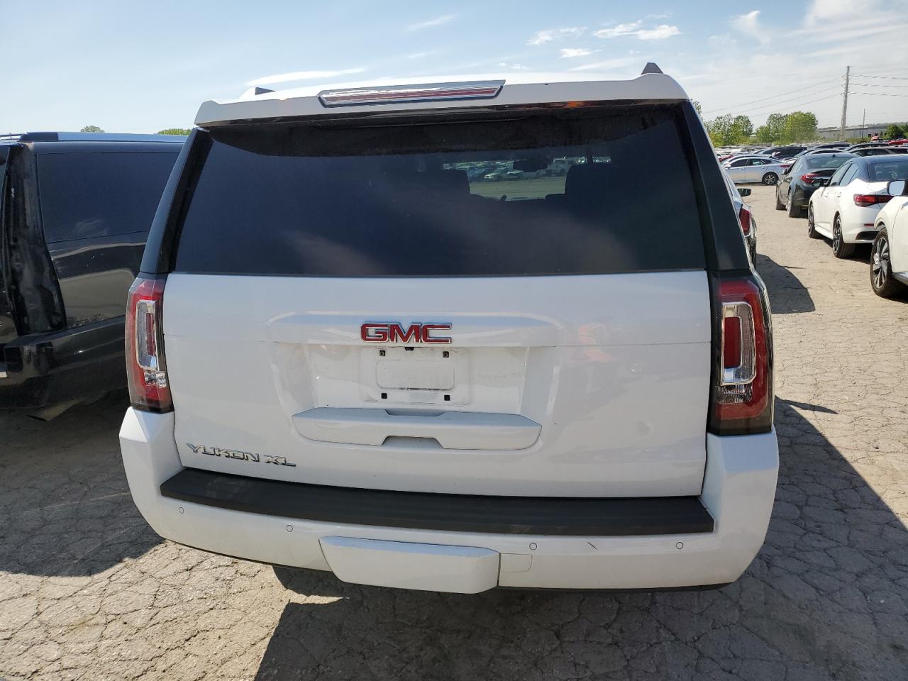 2017 GMC Yukon Xl K1500 Slt vin: 1GKS2GKC0HR112151