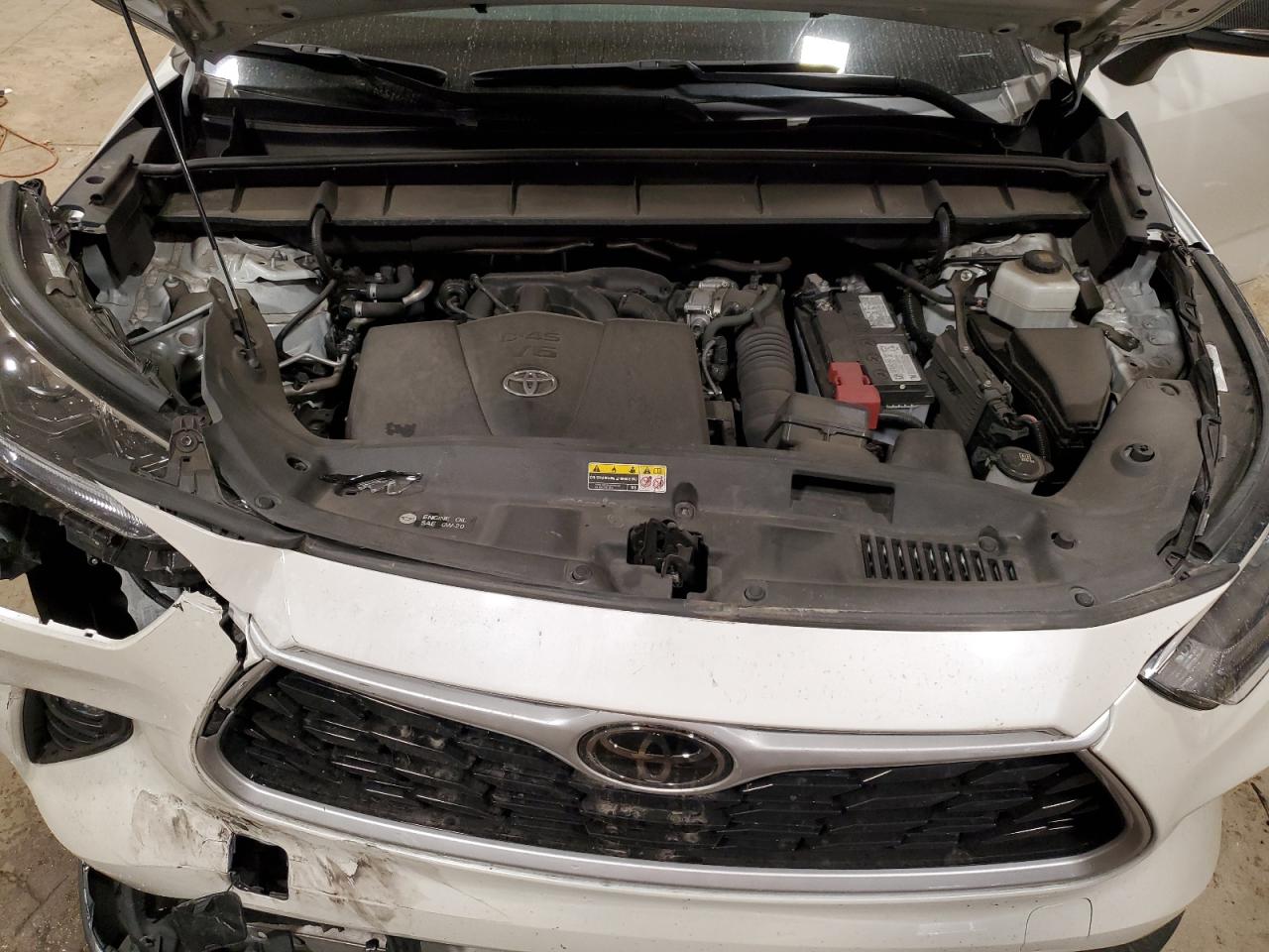 5TDGZRBH3MS547469 2021 Toyota Highlander Xle