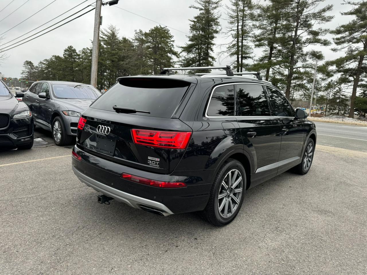 WA1LAAF75HD020876 2017 Audi Q7 Premium Plus