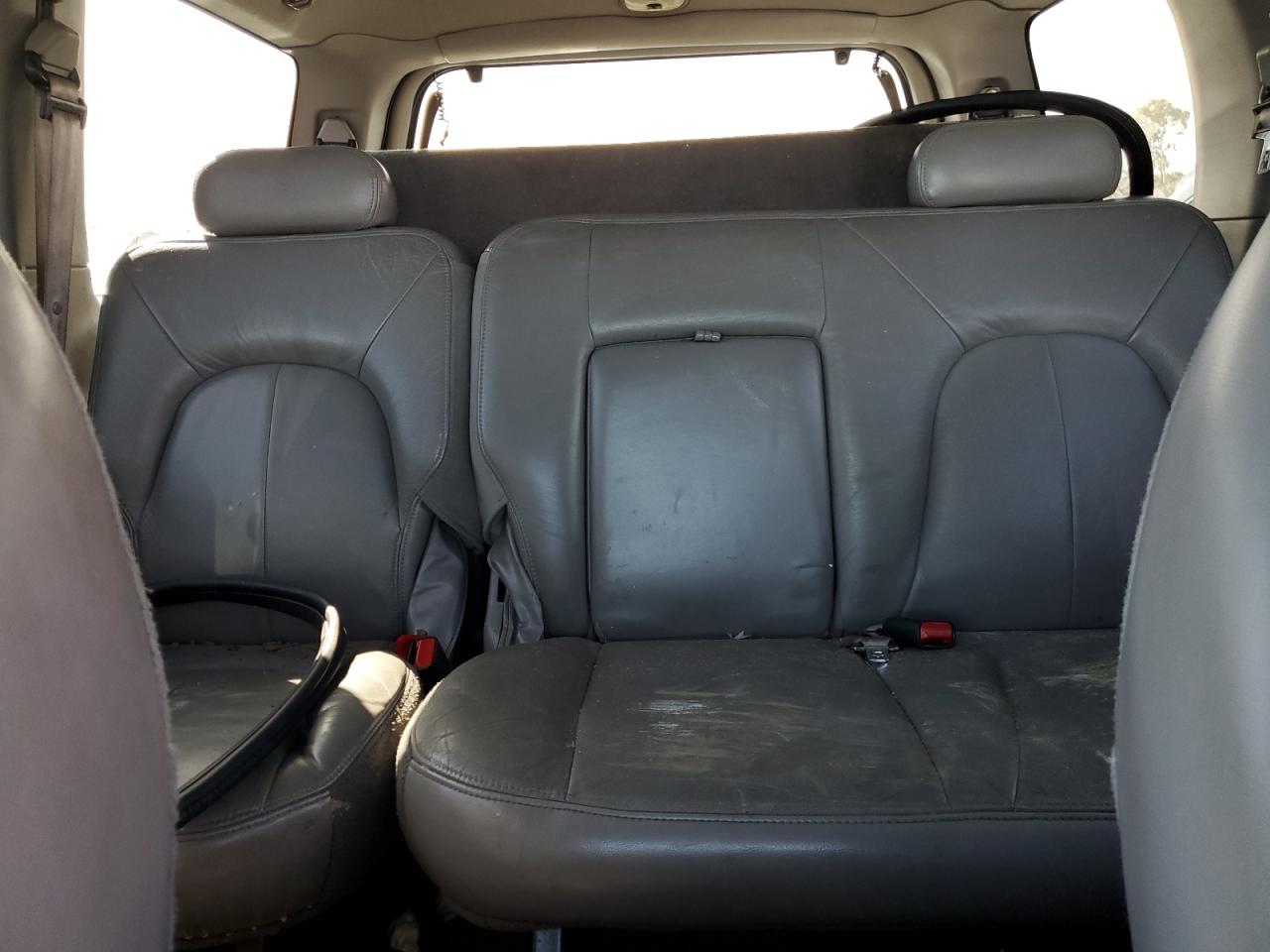 1FMRU15W51LA84407 2001 Ford Expedition Xlt