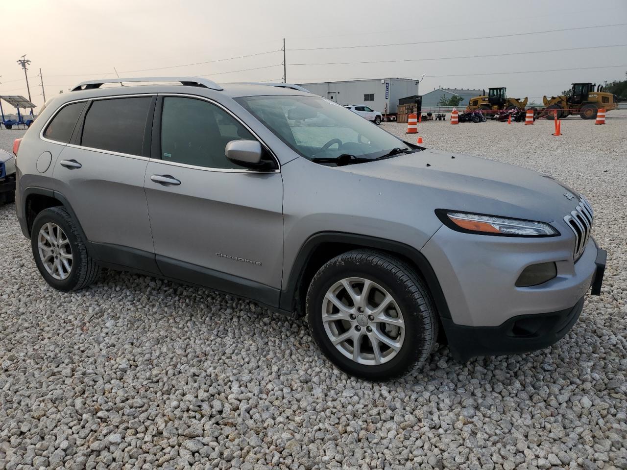 2015 Jeep Cherokee Latitude vin: 1C4PJLCS9FW560924