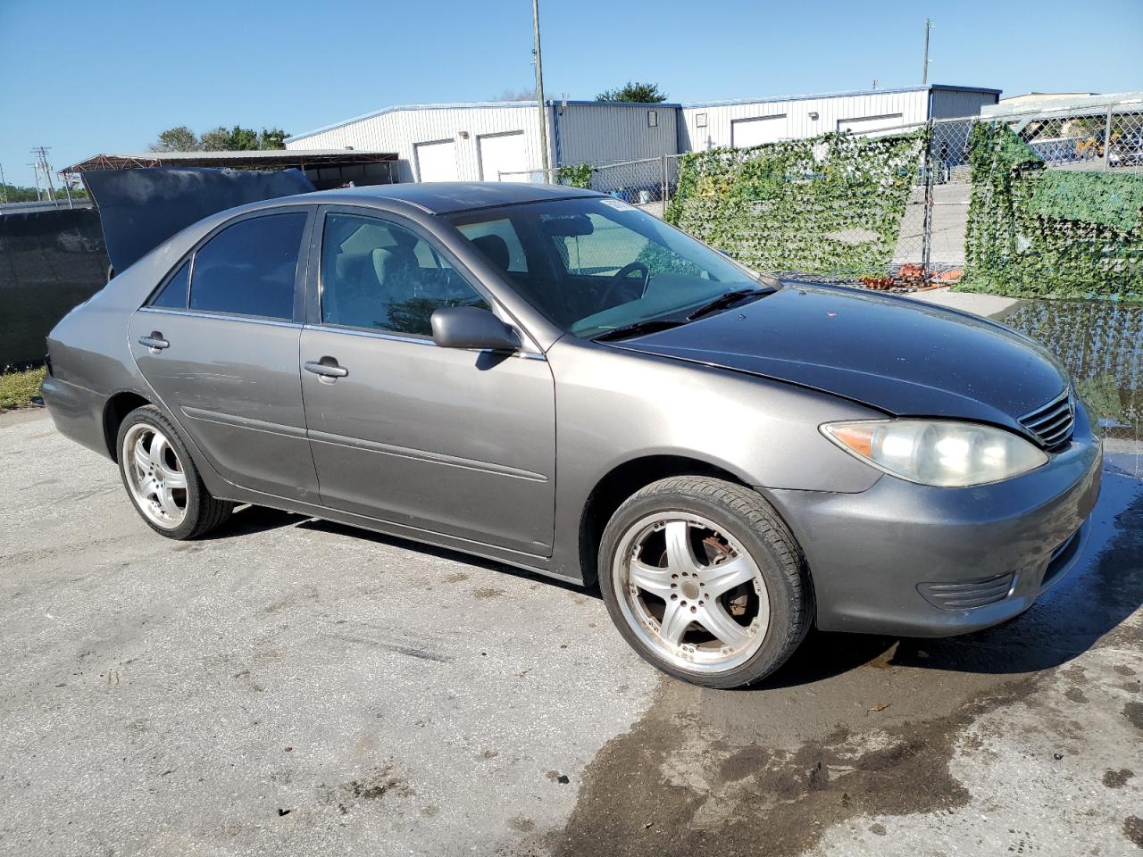 4T1BE30K95U985729 2005 Toyota Camry Le