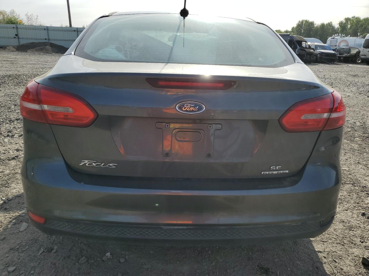 1FADP3F22GL367374 2016 Ford Focus Se