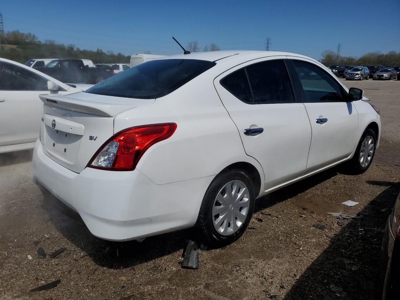 3N1CN7AP3JL805369 2018 Nissan Versa S