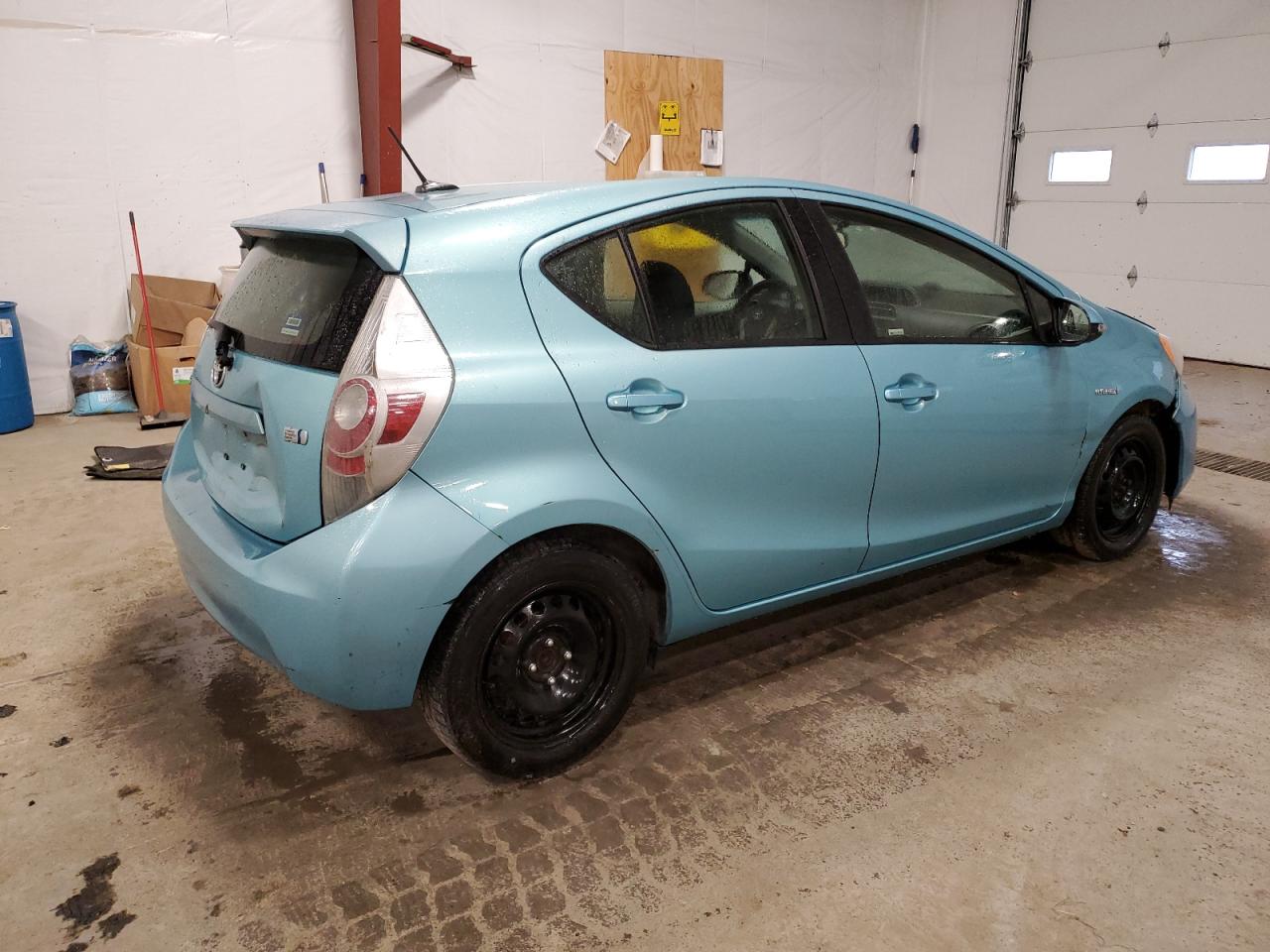 2013 Toyota Prius C vin: JTDKDTB34D1053385