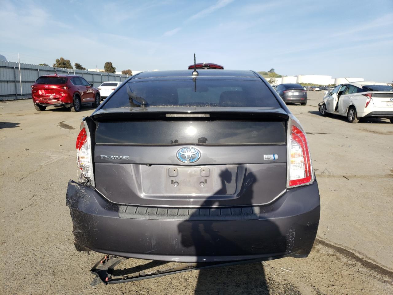 JTDKN3DU2E1765365 2014 Toyota Prius