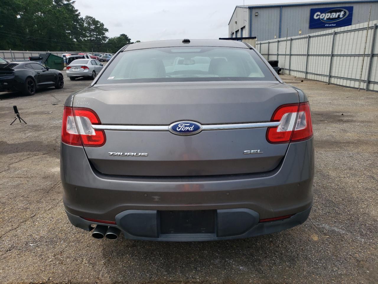 1FAHP2EW8BG161171 2011 Ford Taurus Sel