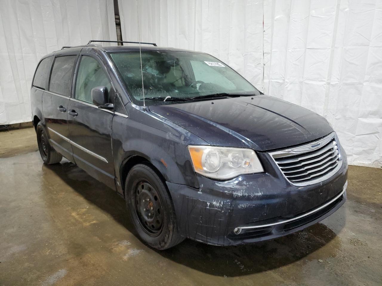 2C4RC1BG3ER138563 2014 Chrysler Town & Country Touring