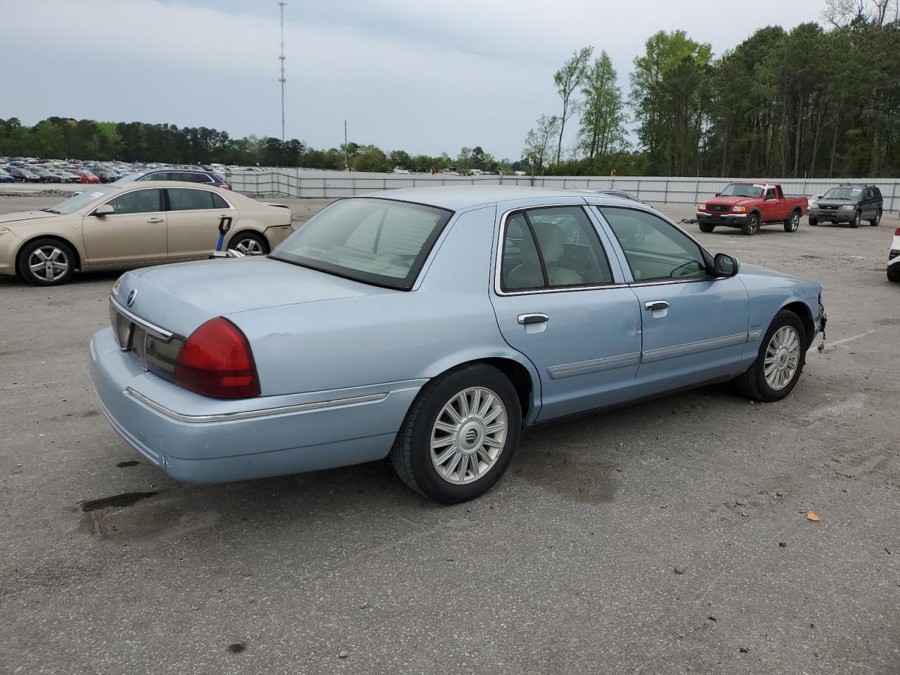 2MEBM7FVXAX630392 2010 Mercury Grand Marquis Ls