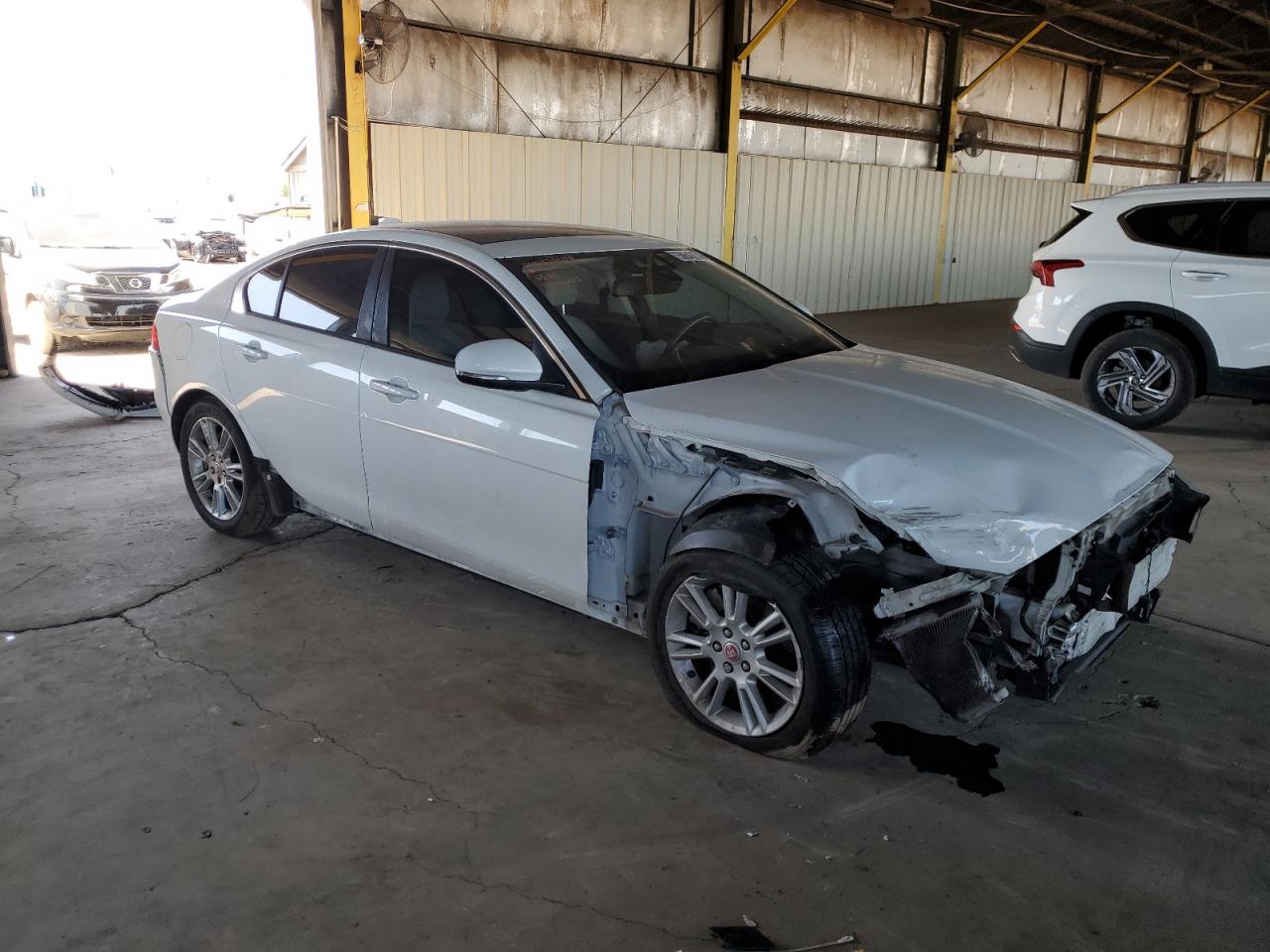 SAJAD4FX9JCP25540 2018 Jaguar Xe Premium