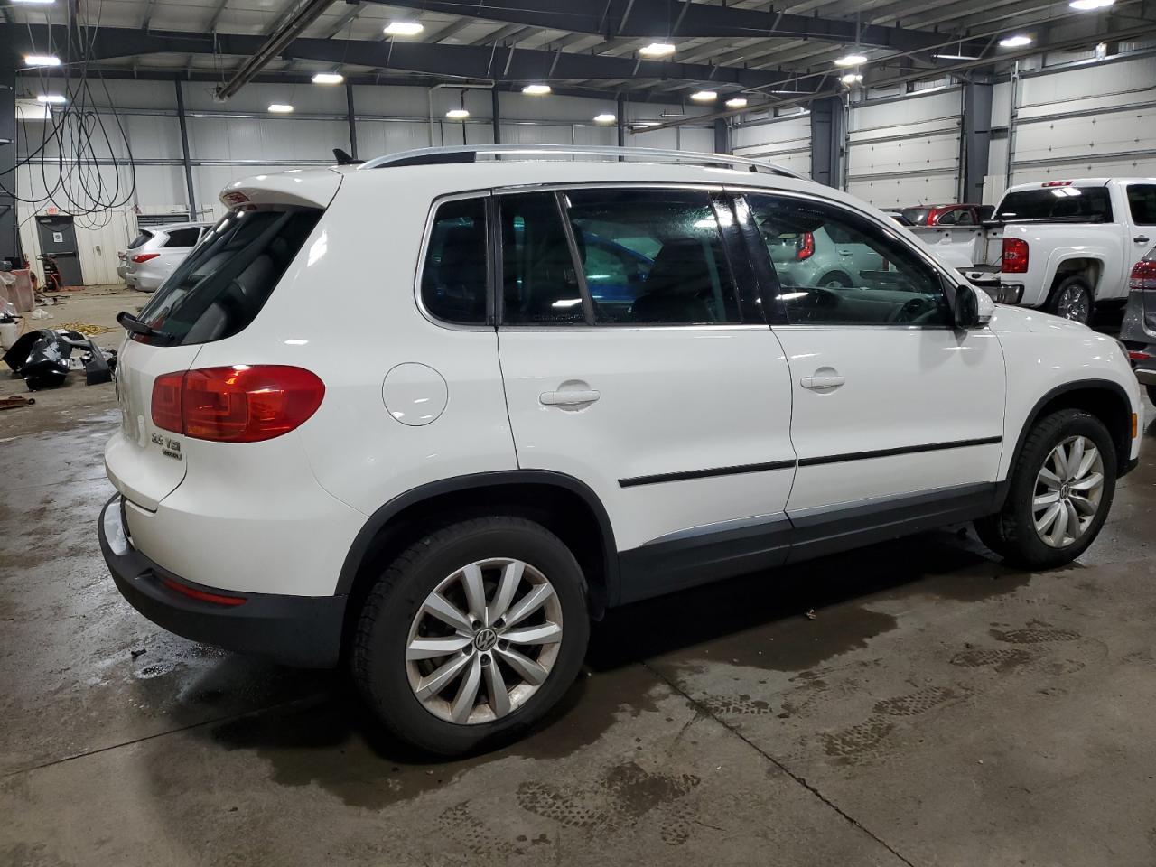 2013 Volkswagen Tiguan S vin: WVGBV7AX8DW527877