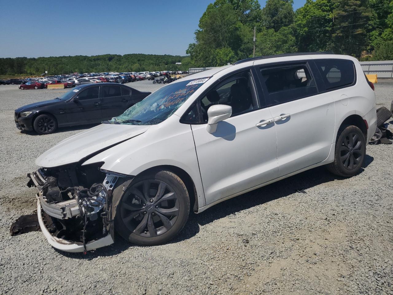  Salvage Chrysler Pacifica