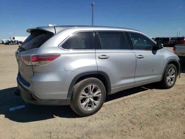 VIN 5TDKKRFH5FS114294 2015 Toyota Highlander, Xle no.3