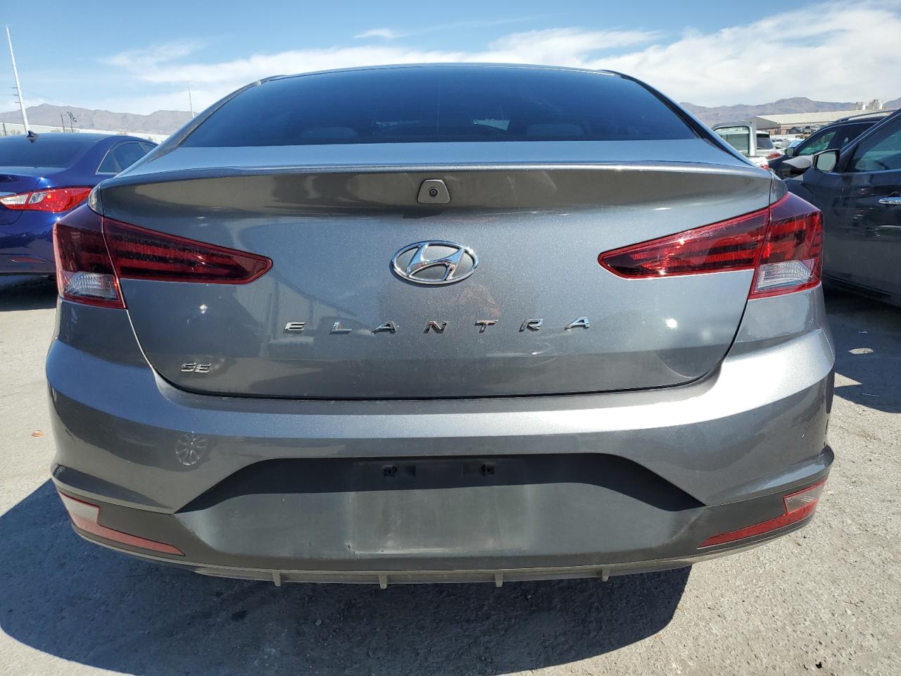 2019 Hyundai Elantra Se vin: 5NPD74LF0KH413644