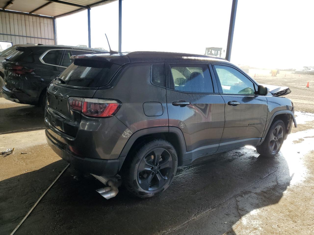 3C4NJDBB3JT394493 2018 Jeep Compass Latitude