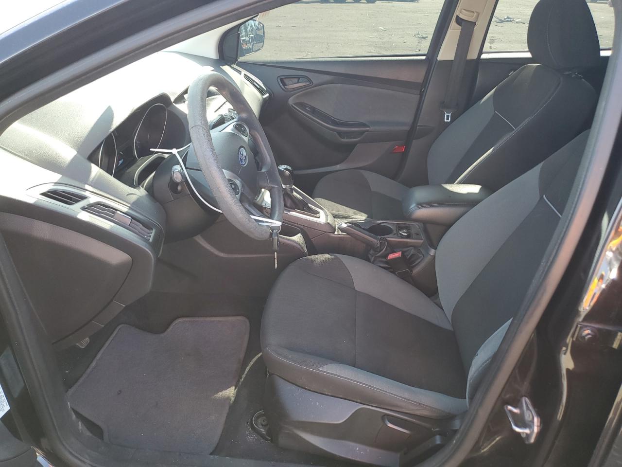 1FAHP3F2XCL429213 2012 Ford Focus Se