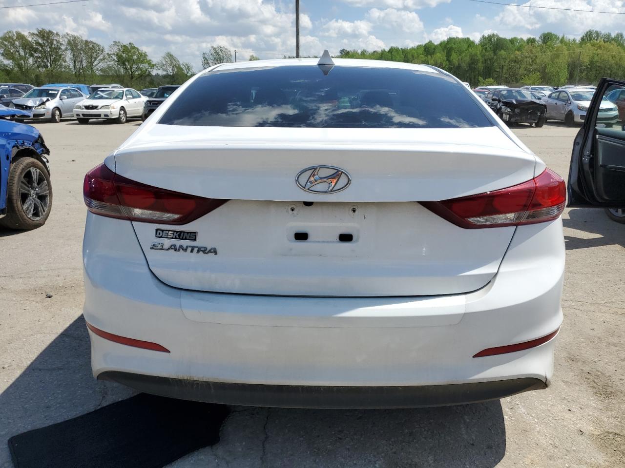 2018 Hyundai Elantra Sel vin: 5NPD84LF2JH394512