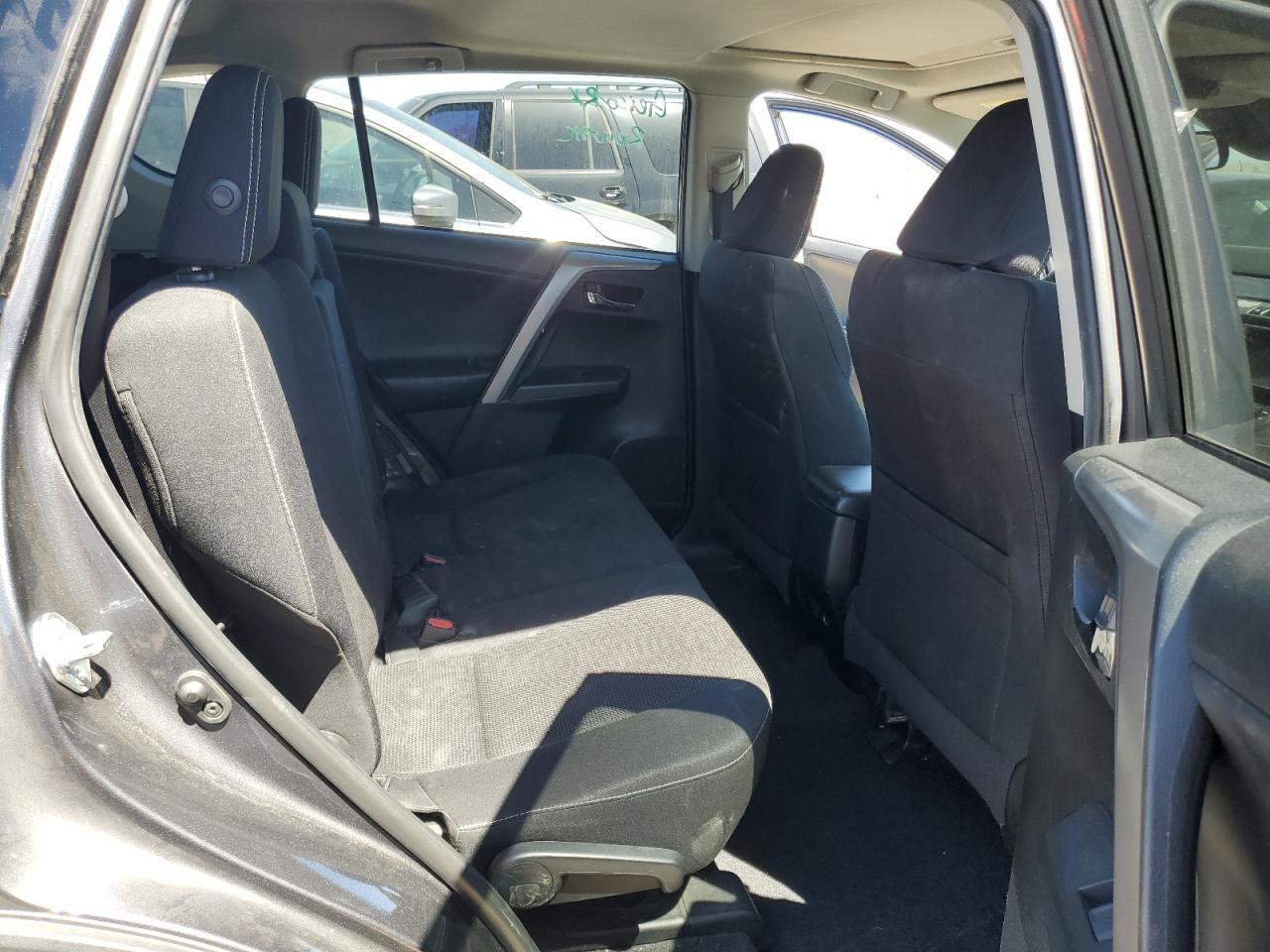 2T3WFREV8HW388362 2017 Toyota Rav4 Xle