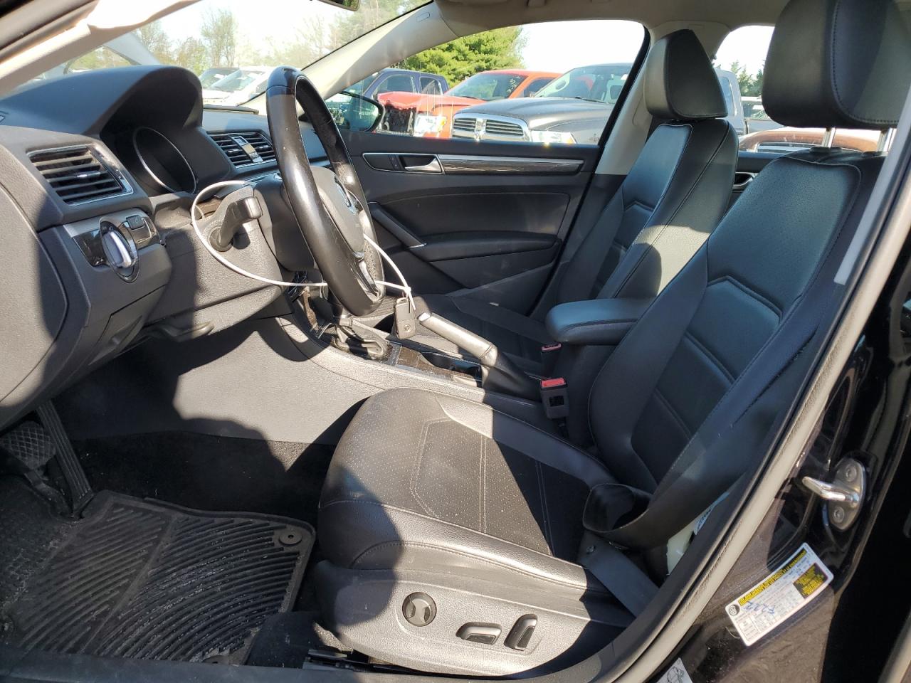 1VWBA7A31JC019452 2018 Volkswagen Passat Se