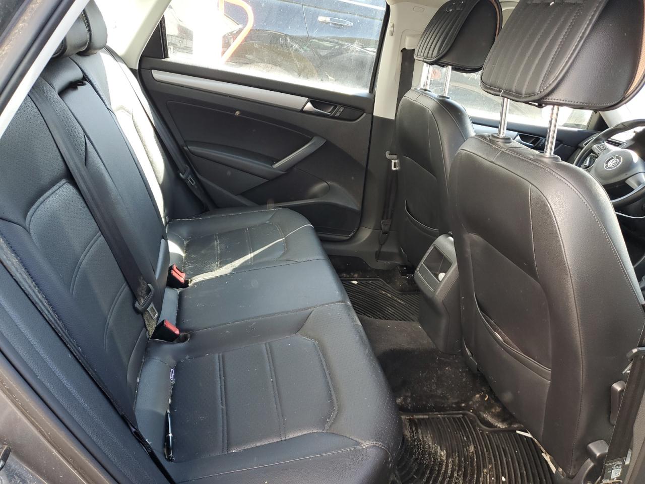 1VWAT7A32EC032884 2014 Volkswagen Passat S