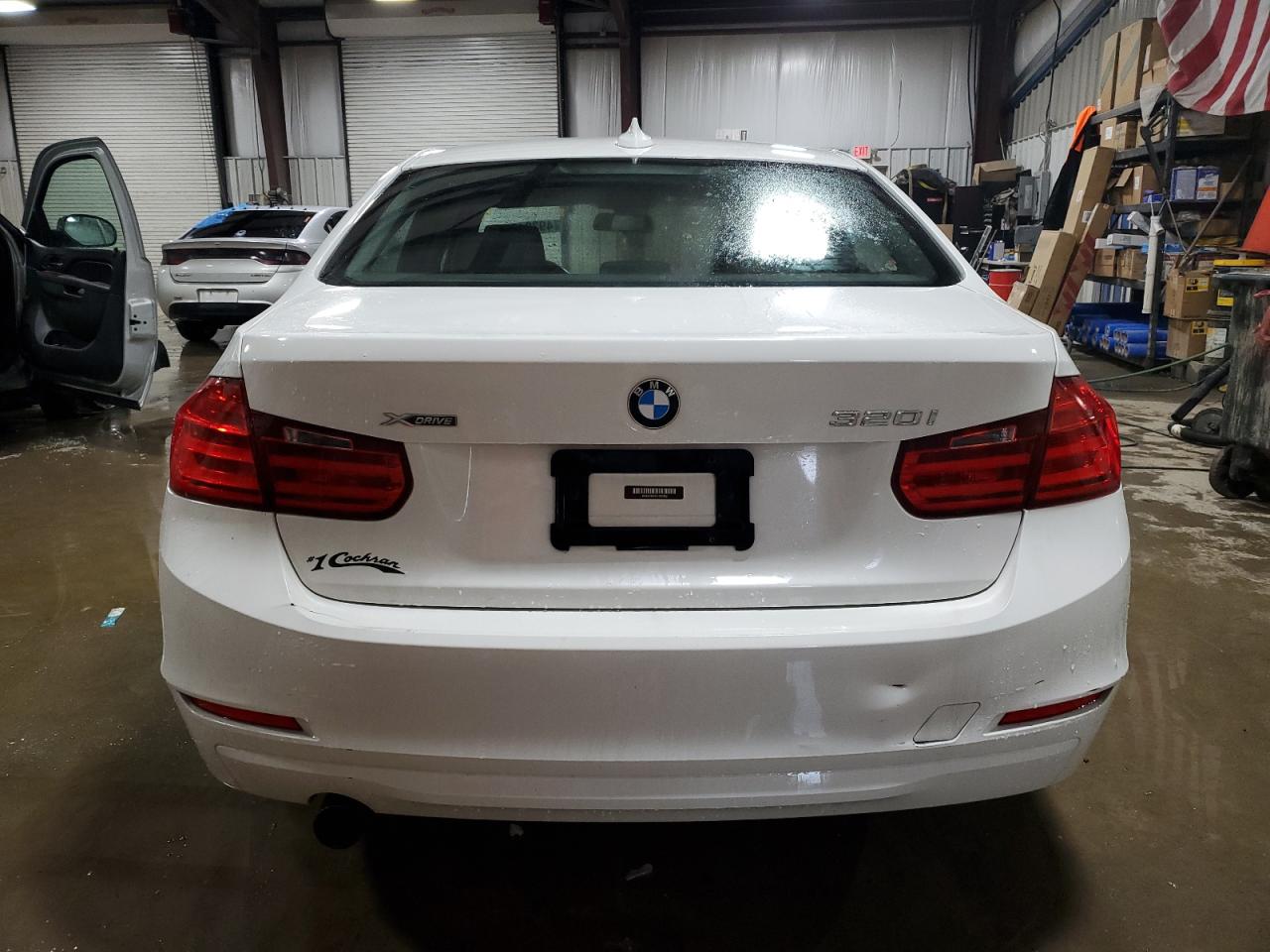 2014 BMW 320 I xDrive vin: WBA3C3C57EF983452