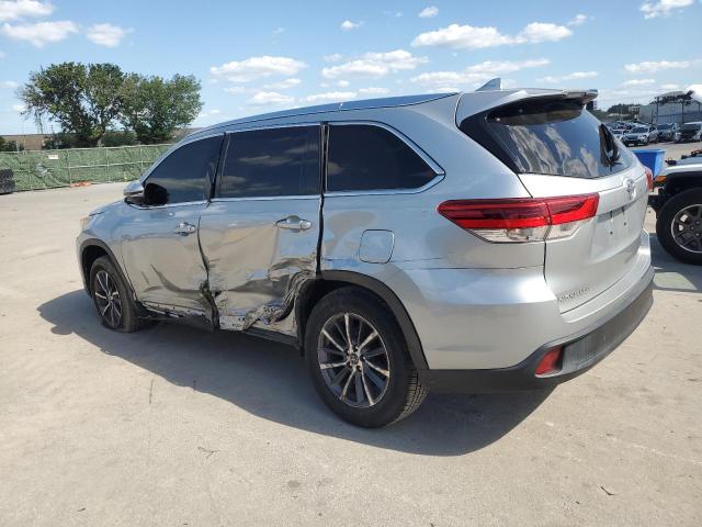 VIN 5TDKZRFHXKS328106 2019 Toyota Highlander, SE no.2