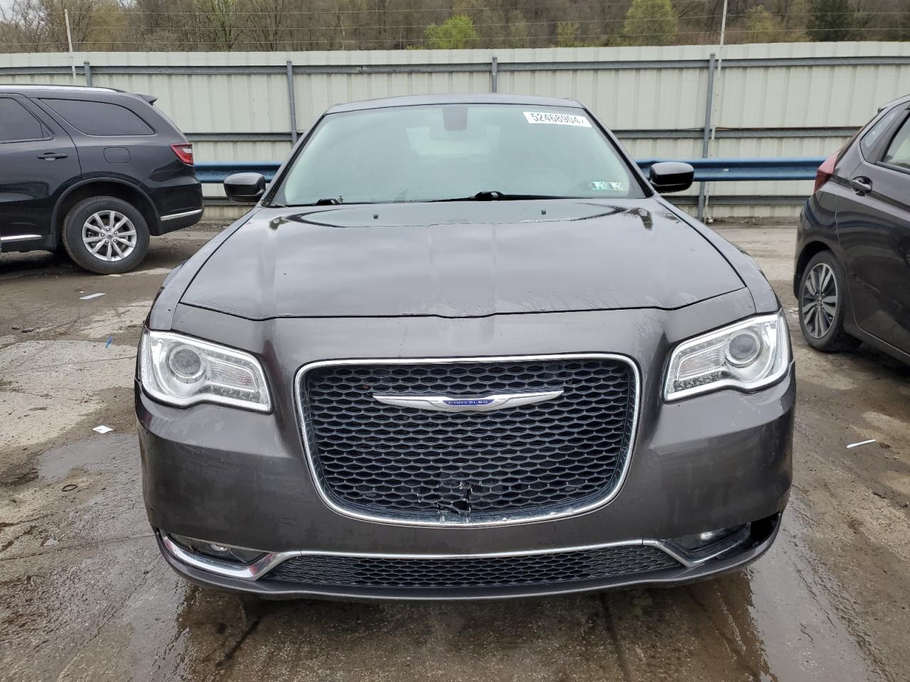 2019 Chrysler 300 Touring vin: 2C3CCAAG3KH675995