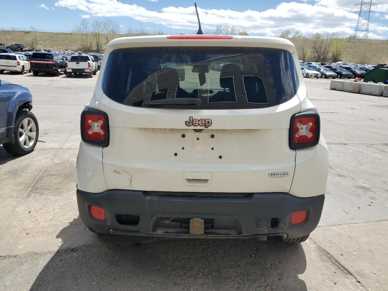 ZACCJABB6JPJ57605 2018 Jeep Renegade Latitude