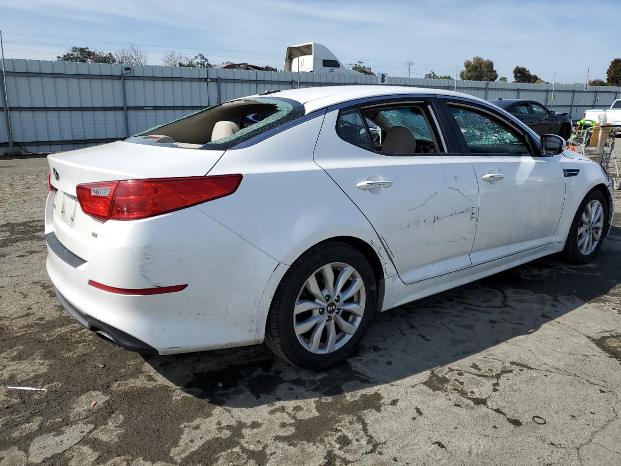 KNAGM4A77F5629625 2015 Kia Optima Lx