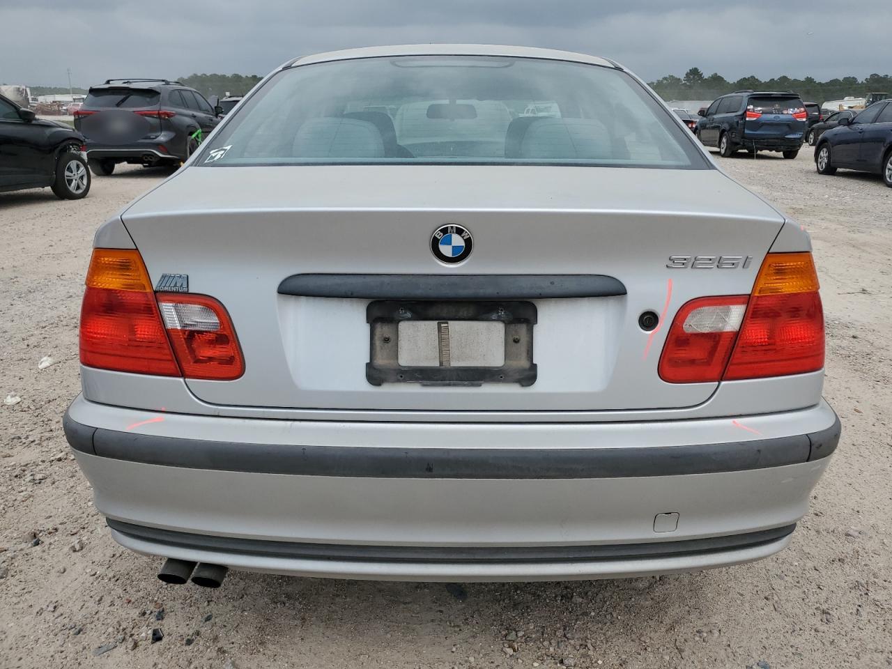 WBAAV33431FU98499 2001 BMW 325 I