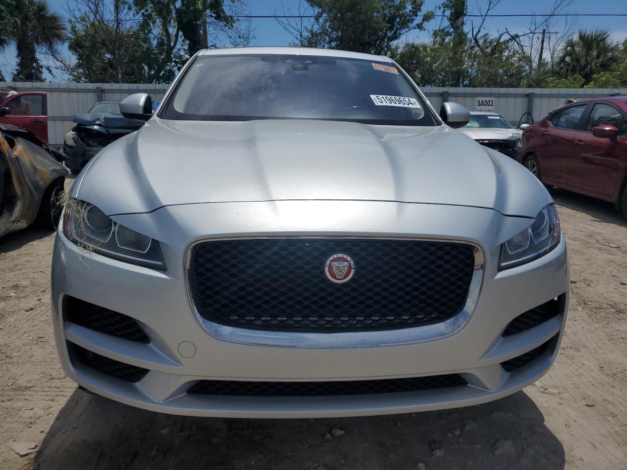 SADCJ2GX2JA236254 2018 Jaguar F-Pace Premium