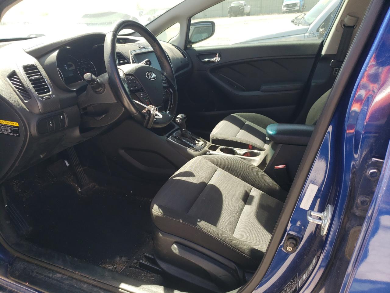 3KPFL4A73HE090302 2017 Kia Forte Lx