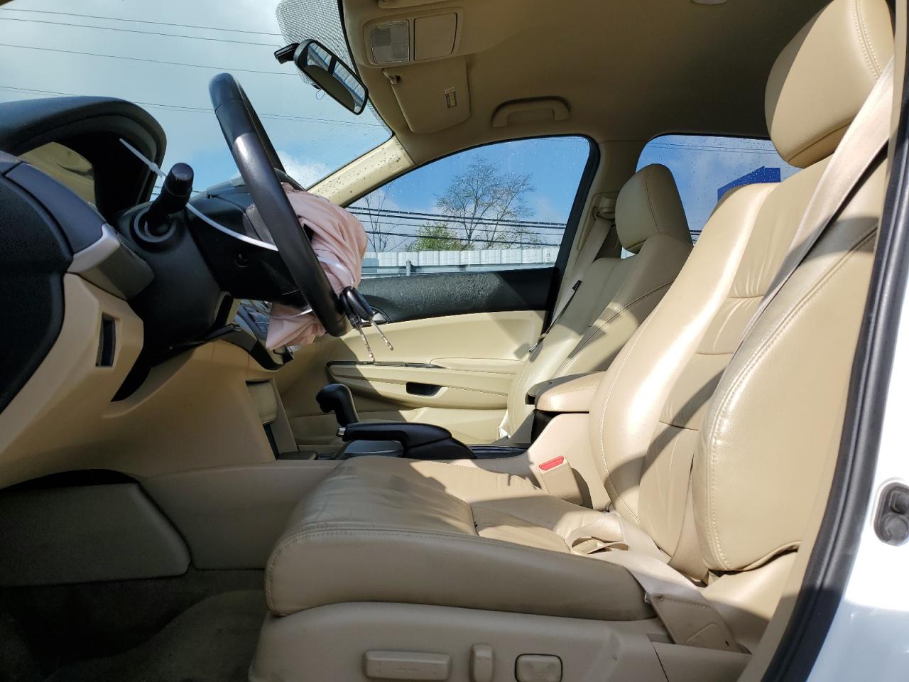 1HGCP2F65BA140589 2011 Honda Accord Se