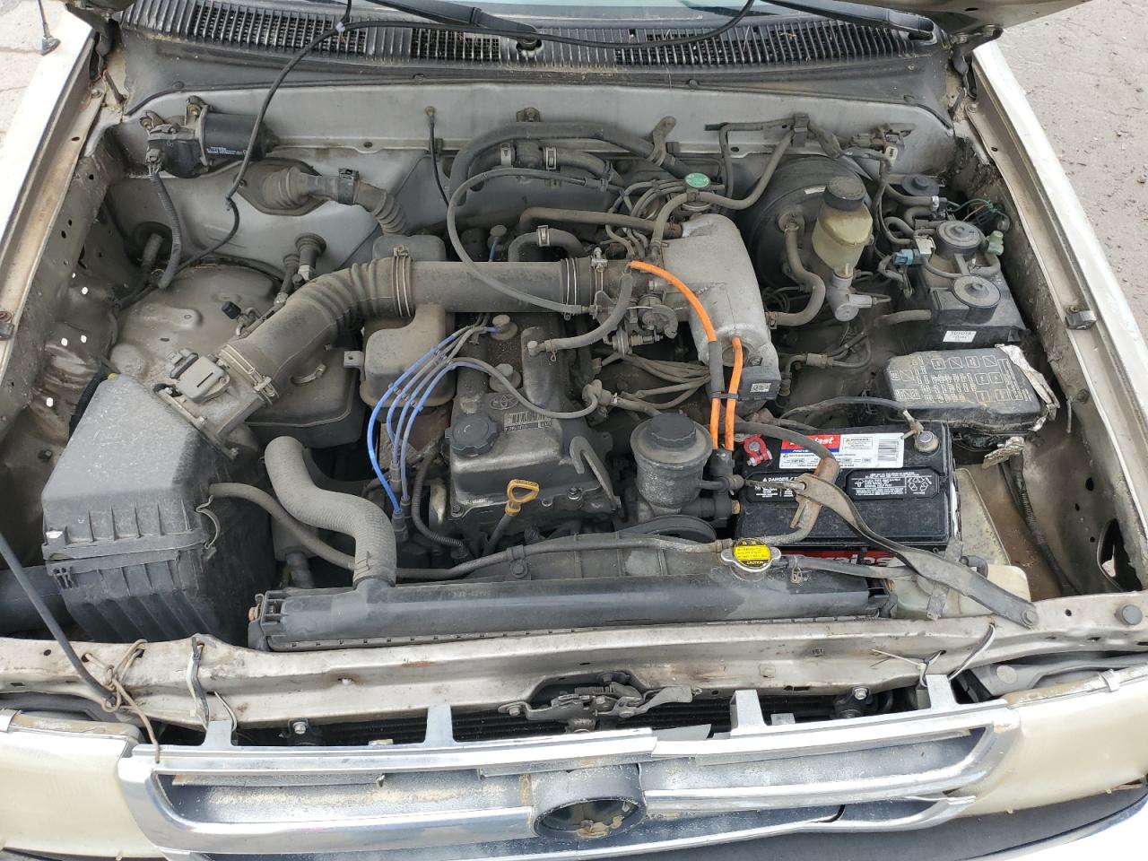 4TANL42N2YZ608327 2000 Toyota Tacoma