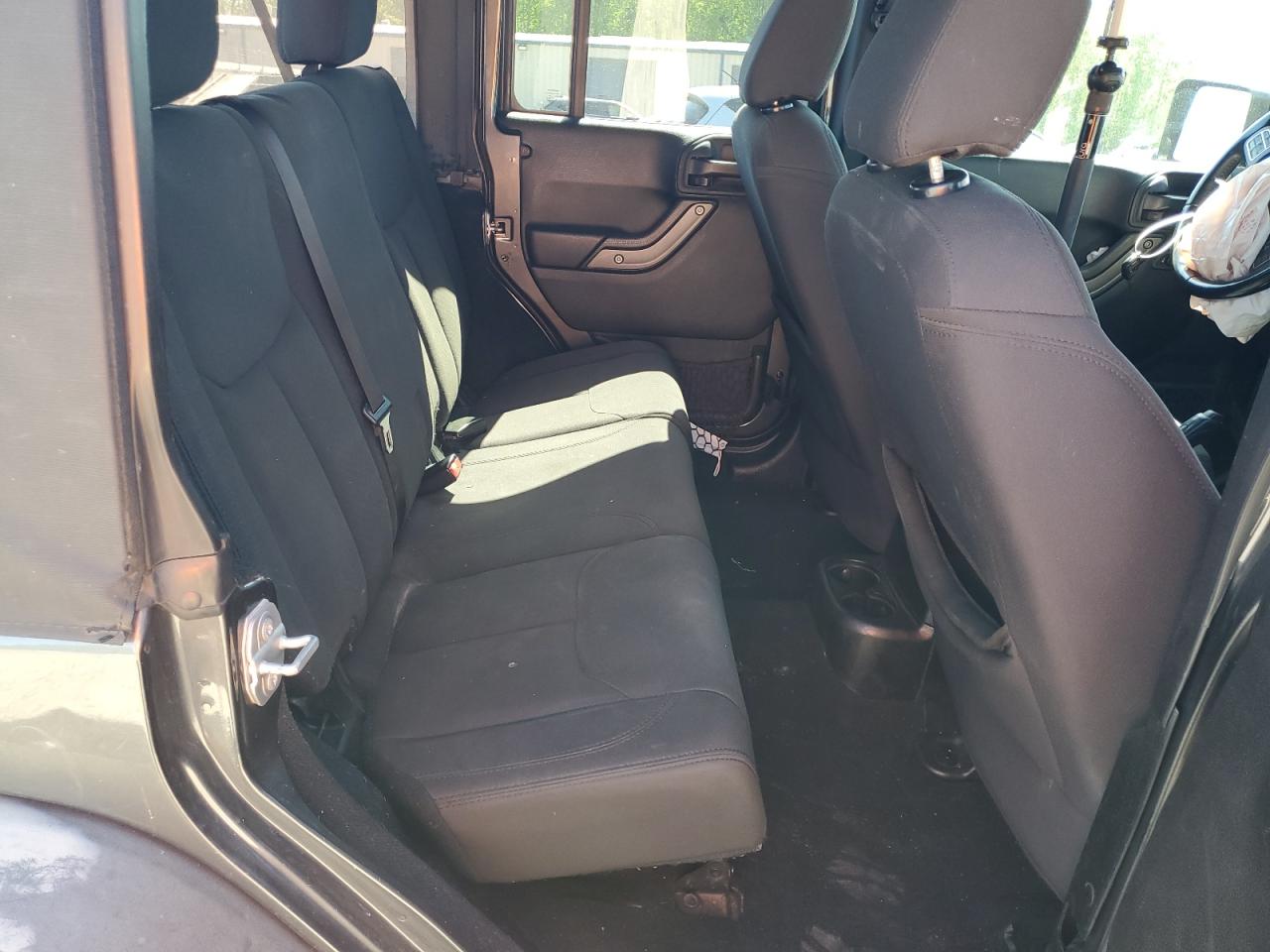 1C4BJWDGXHL657317 2017 Jeep Wrangler Unlimited Sport