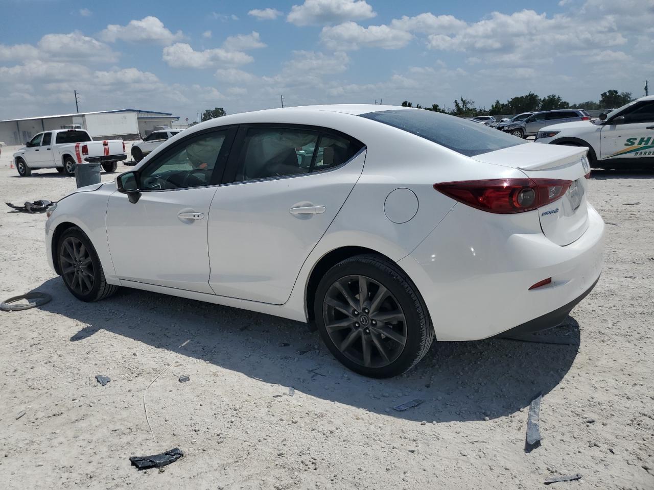 3MZBN1V31JM269039 2018 Mazda 3 Touring