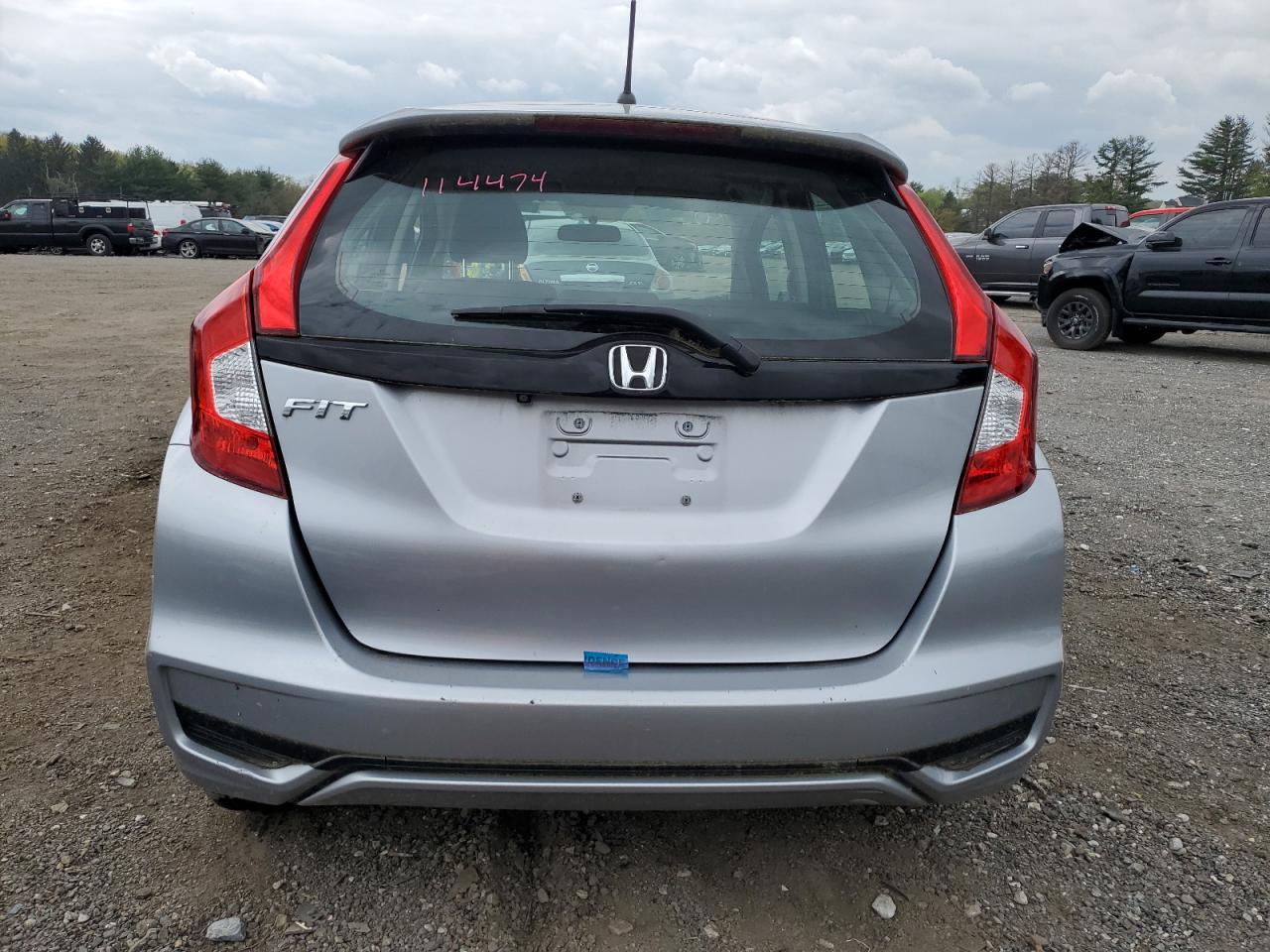 3HGGK5H4XJM730902 2018 Honda Fit Lx