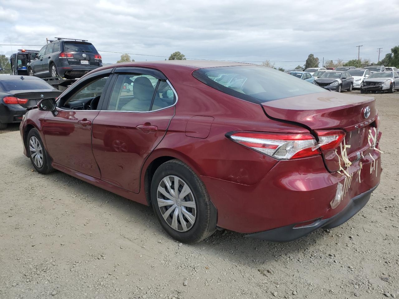 2018 Toyota Camry Le vin: 4T1B31HKXJU504380