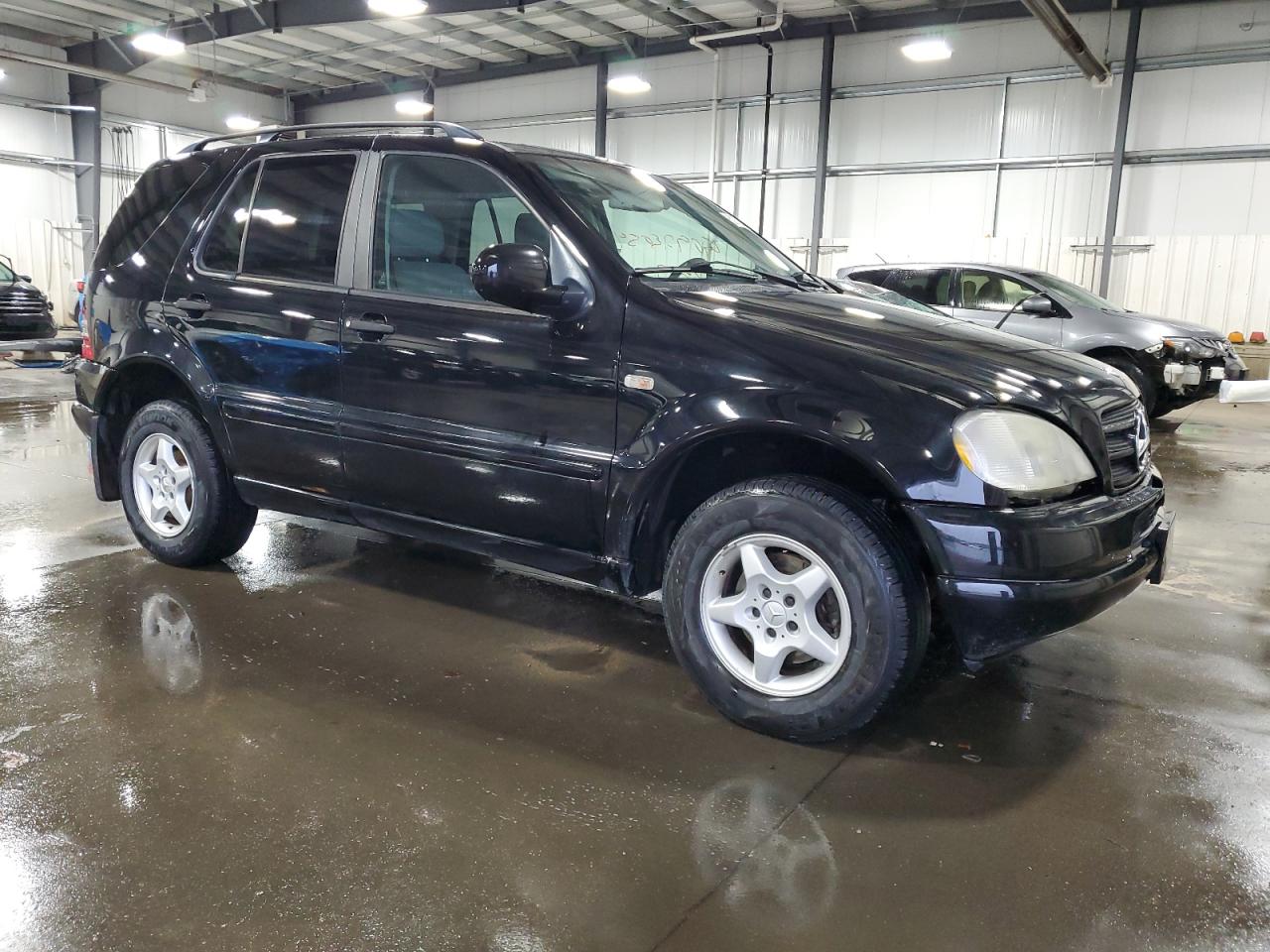 4JGAB54E8YA186017 2000 Mercedes-Benz Ml 320