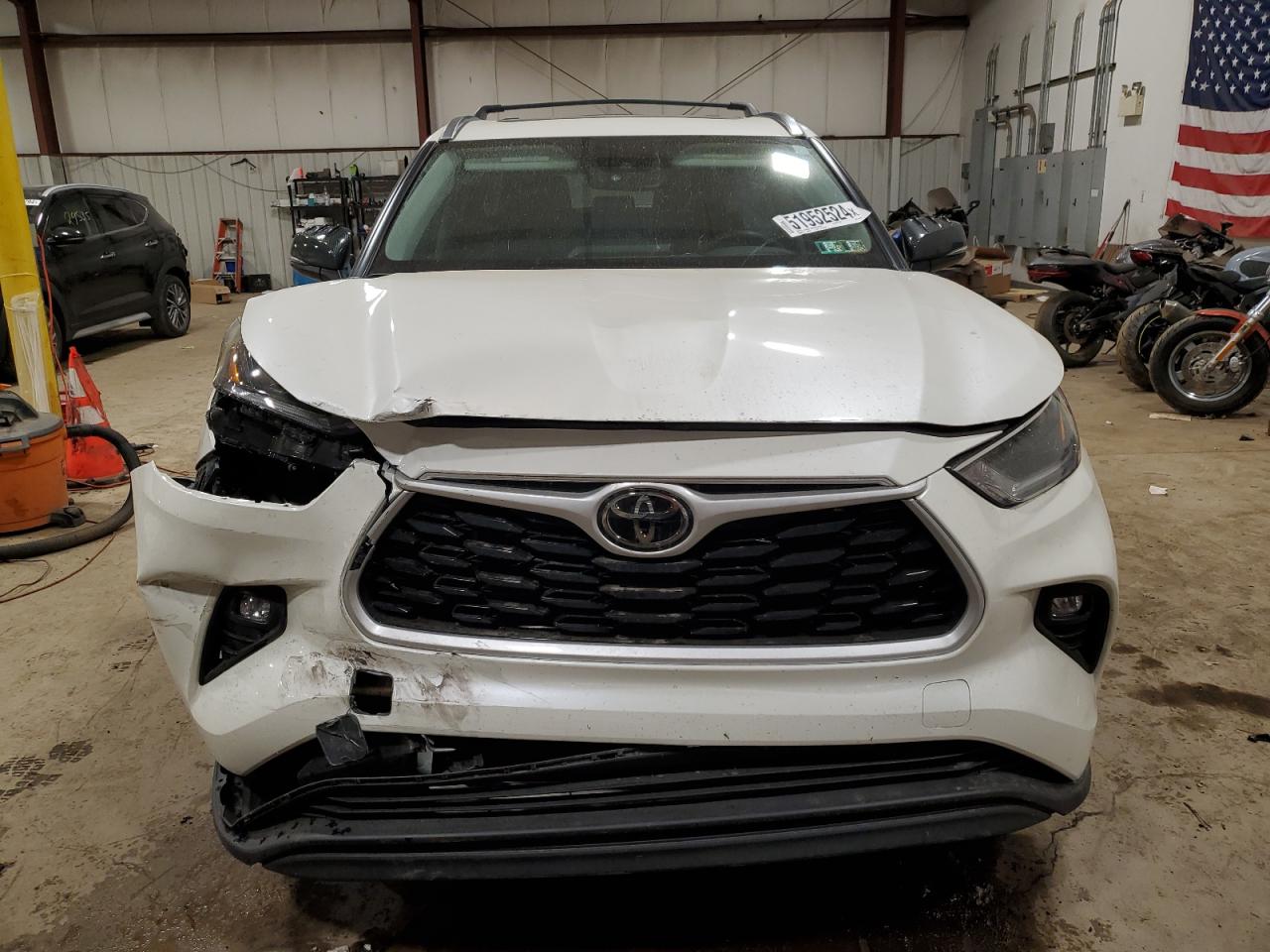 5TDGZRBH3MS547469 2021 Toyota Highlander Xle