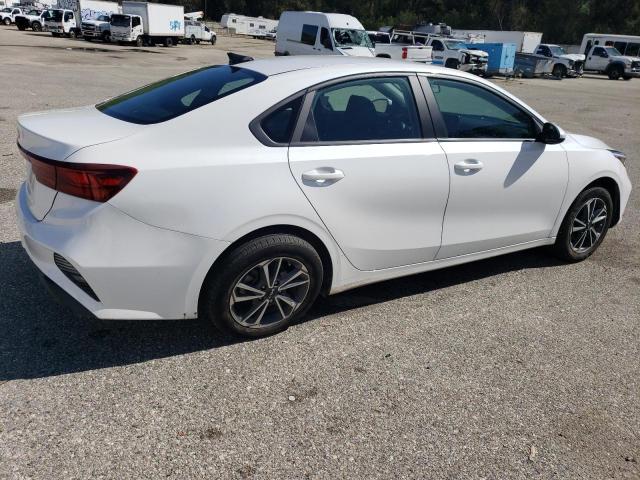 3KPF24AD8PE560976 Kia Forte LX 3