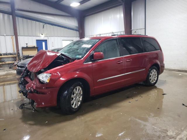 Lot #2522103752 2014 CHRYSLER TOWN & COU salvage car