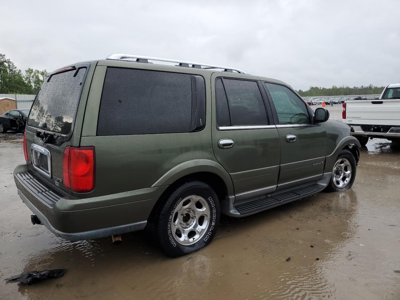 5LMEU27RX1LJ26109 2001 Lincoln Navigator