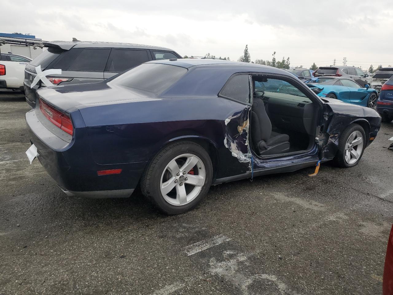 2C3CDYAG6DH569677 2013 Dodge Challenger Sxt