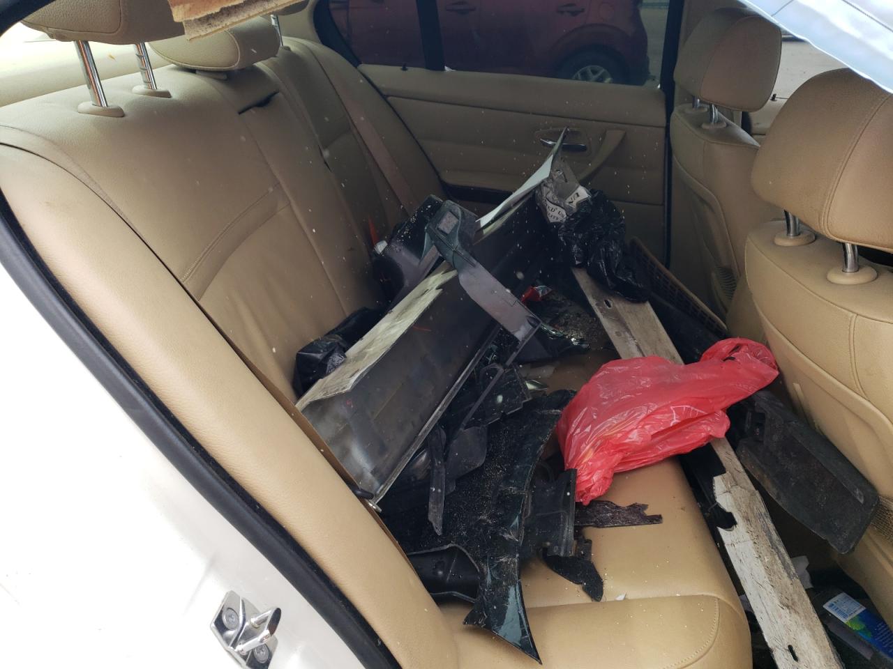 WBAPH77559NL81553 2009 BMW 328 I