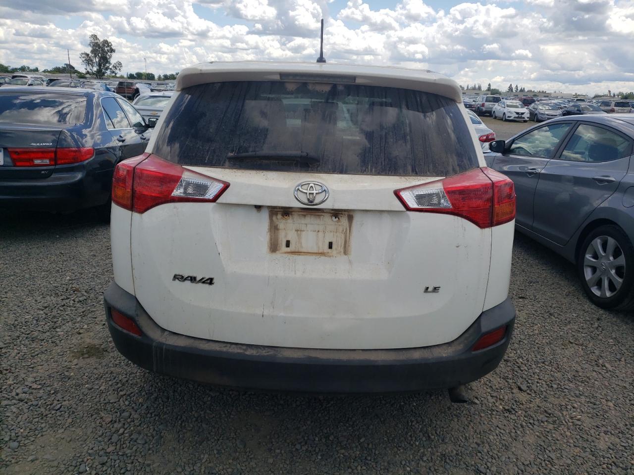 JTMZFREV2FD055159 2015 Toyota Rav4 Le